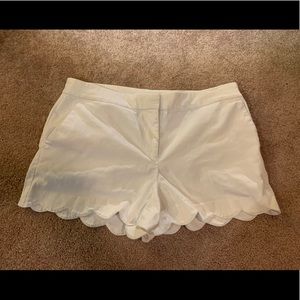 Scalloped edge white shorts